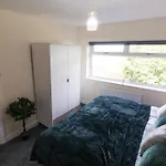 Cosy Modern 3 Bedroom House In 브래드퍼드