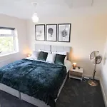 펜션 Cosy Modern 3 Bedroom House In