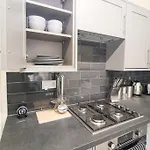 펜션 Cosy Modern 3 Bedroom House In 브래드퍼드