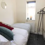 Cosy Modern 3 Bedroom House In 펜션 브래드퍼드