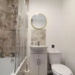 펜션 Cosy Modern 3 Bedroom House In 브래드퍼드