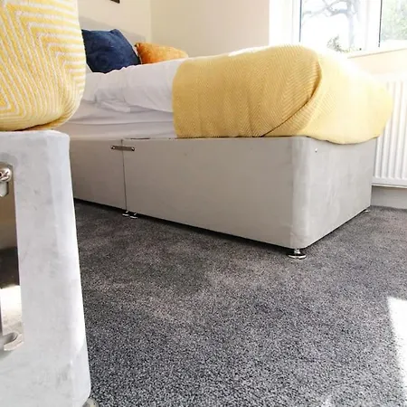 Cosy Modern 3 Bedroom House In 펜션