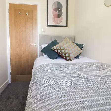 Vakantiehuis Cosy Modern 3 Bedroom House In