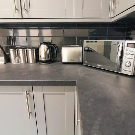 펜션 Cosy Modern 3 Bedroom House In