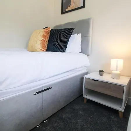 펜션 Cosy Modern 3 Bedroom House In *