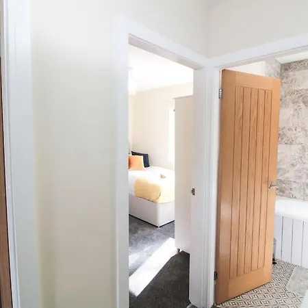 펜션 Cosy Modern 3 Bedroom House In