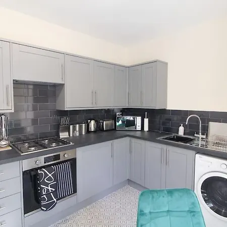 Cosy Modern 3 Bedroom House In 펜션 브래드퍼드