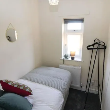 펜션 Cosy Modern 3 Bedroom House In