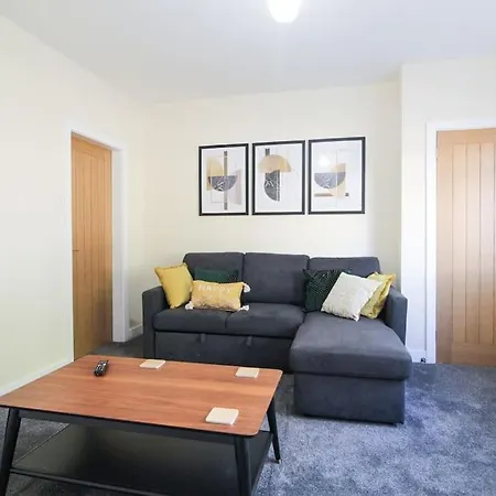 Cosy Modern 3 Bedroom House In 펜션 *