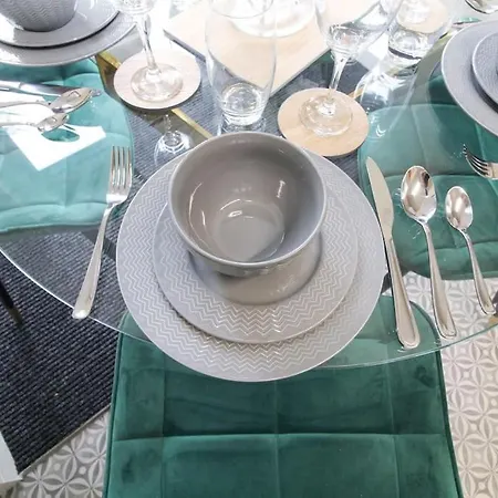 Holiday home Cosy Modern 3 Bedroom House In *