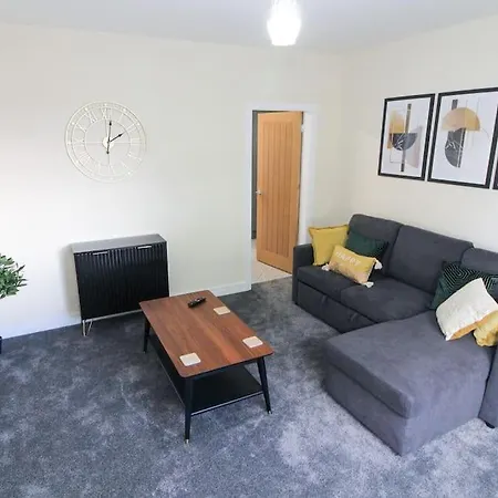 Cosy Modern 3 Bedroom House In *