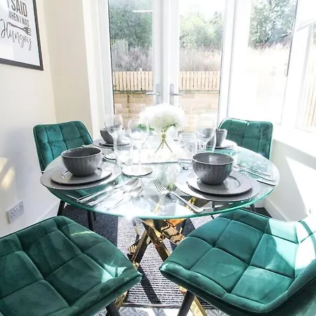 Cosy Modern 3 Bedroom House In * Bradford (West Yorkshire)