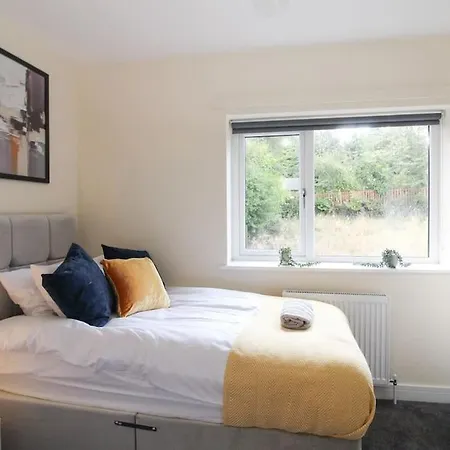 Cosy Modern 3 Bedroom House In Holiday home