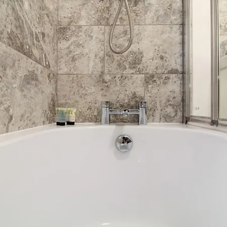 펜션 Cosy Modern 3 Bedroom House In