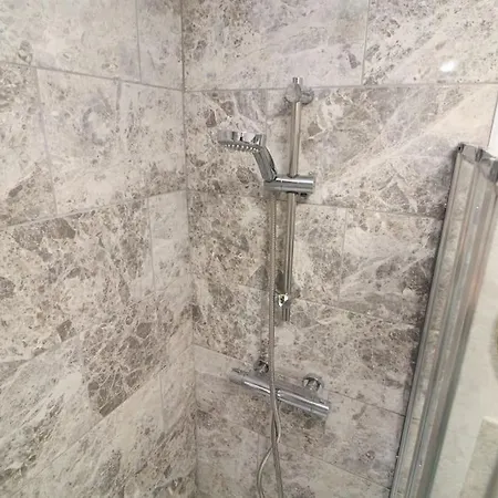 Cosy Modern 3 Bedroom House In Holiday home *