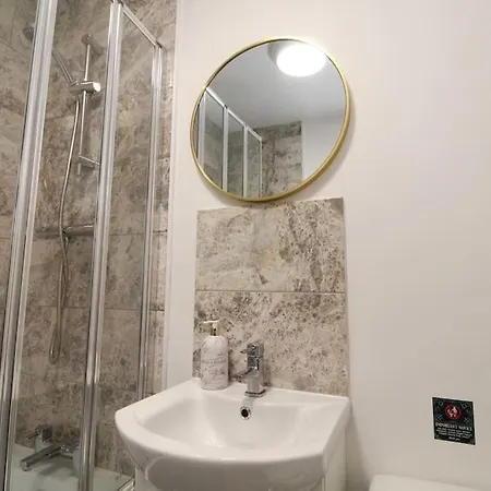 Holiday home Cosy Modern 3 Bedroom House In Bradford (West Yorkshire)