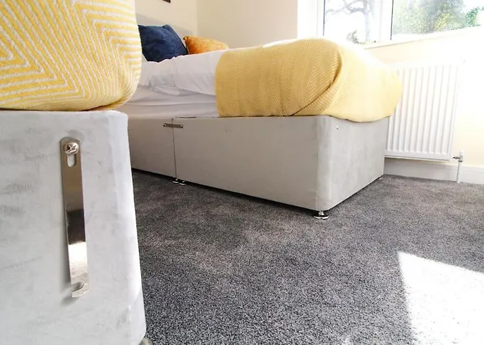 Cosy Modern 3 Bedroom House In Holiday home