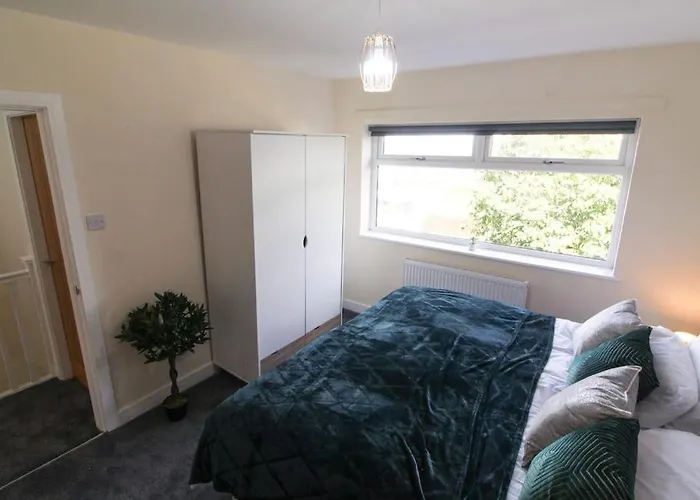 Cosy Modern 3 Bedroom House In Bradford (West Yorkshire)