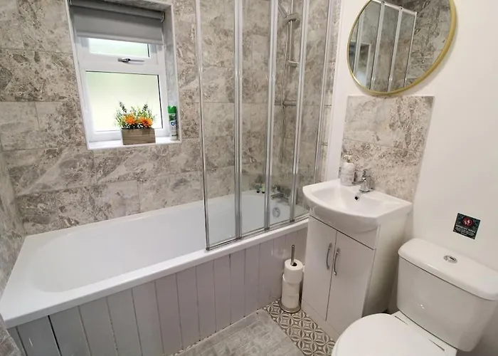 Cosy Modern 3 Bedroom House In Bradford (West Yorkshire)