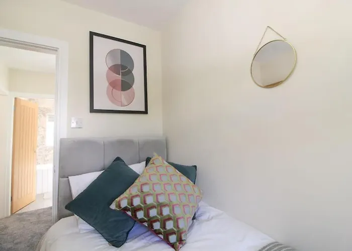 Vakantiehuis Cosy Modern 3 Bedroom House In