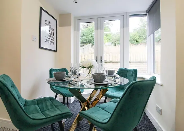 Cosy Modern 3 Bedroom House In Vakantiehuis Bradford (West Yorkshire)