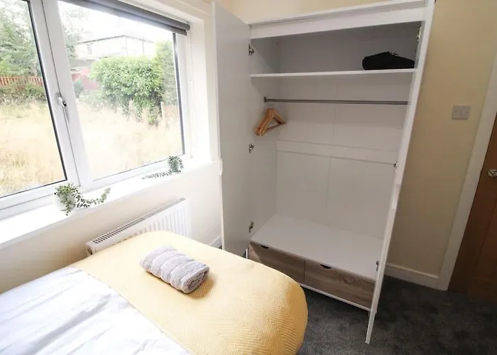 Cosy Modern 3 Bedroom House In Bradford (West Yorkshire)